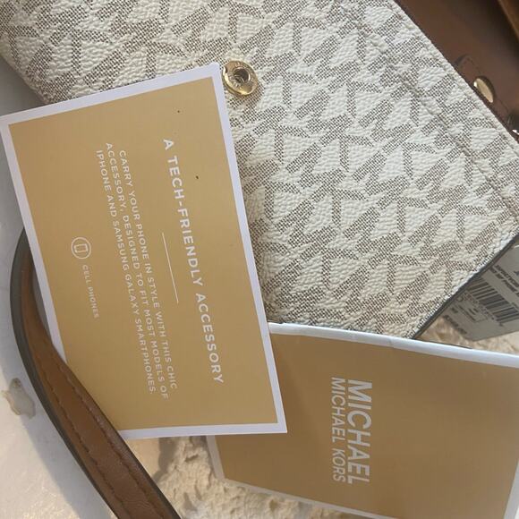 Michael Kors Crossbody Clutch Bag Initial Jet Set New with Tags NWT - Picture 14 of 16